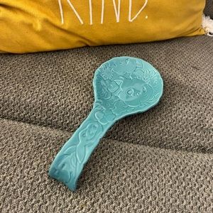 Pioneer woman spoon rest